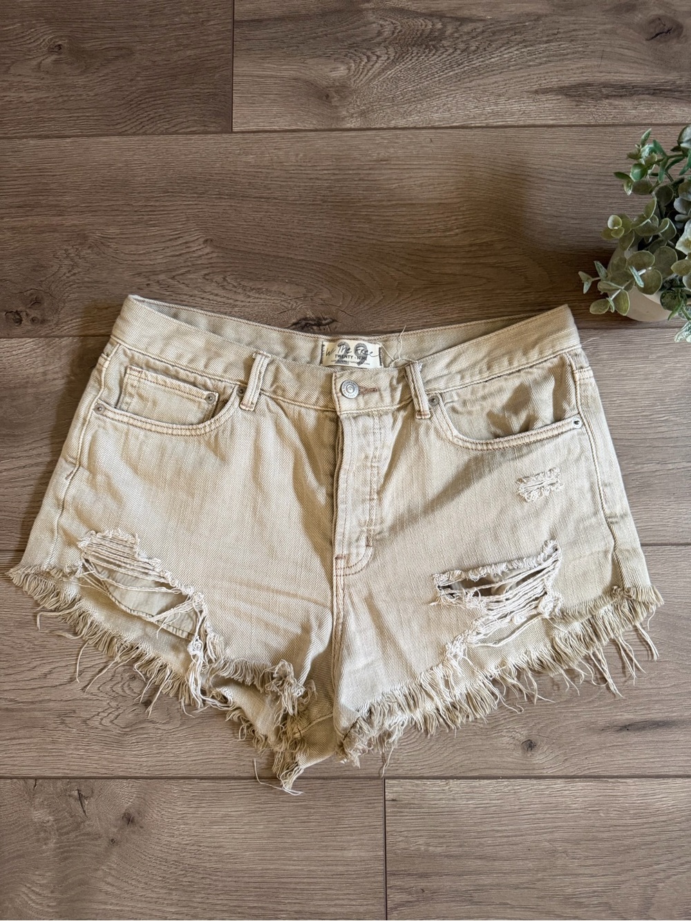 FREE PEOPLE We The Free Grey/Tan Distressed Denim Shorts Size 29